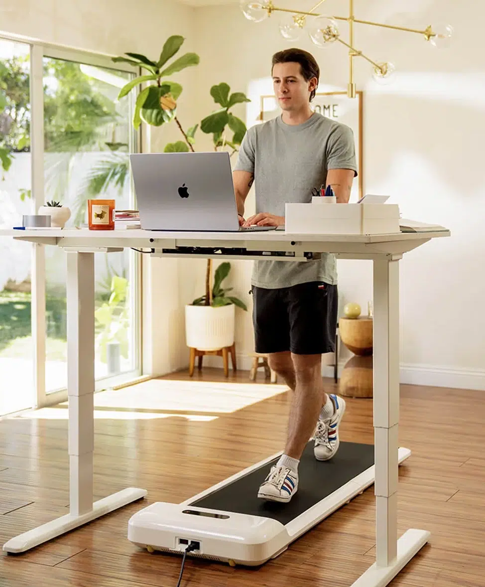 walkingpad-c2-standing-desk-walking-1